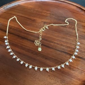 NWT Avon gold tone droplets short necklace